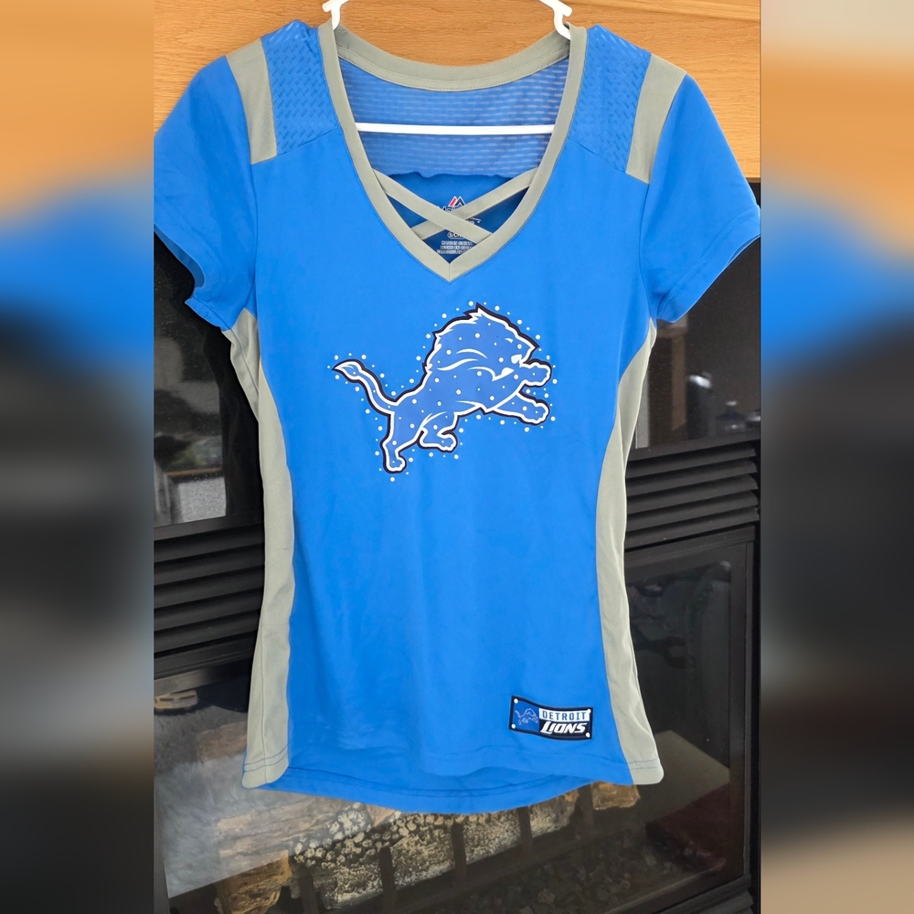 Majestic Blue and Gray Fan Fashion Tee Womens Size Small